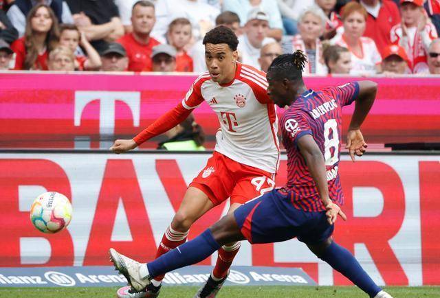 英格兰碾压莱比锡红牛,萨内高光表现 英格兰碾压莱比锡红牛,萨内高光表现