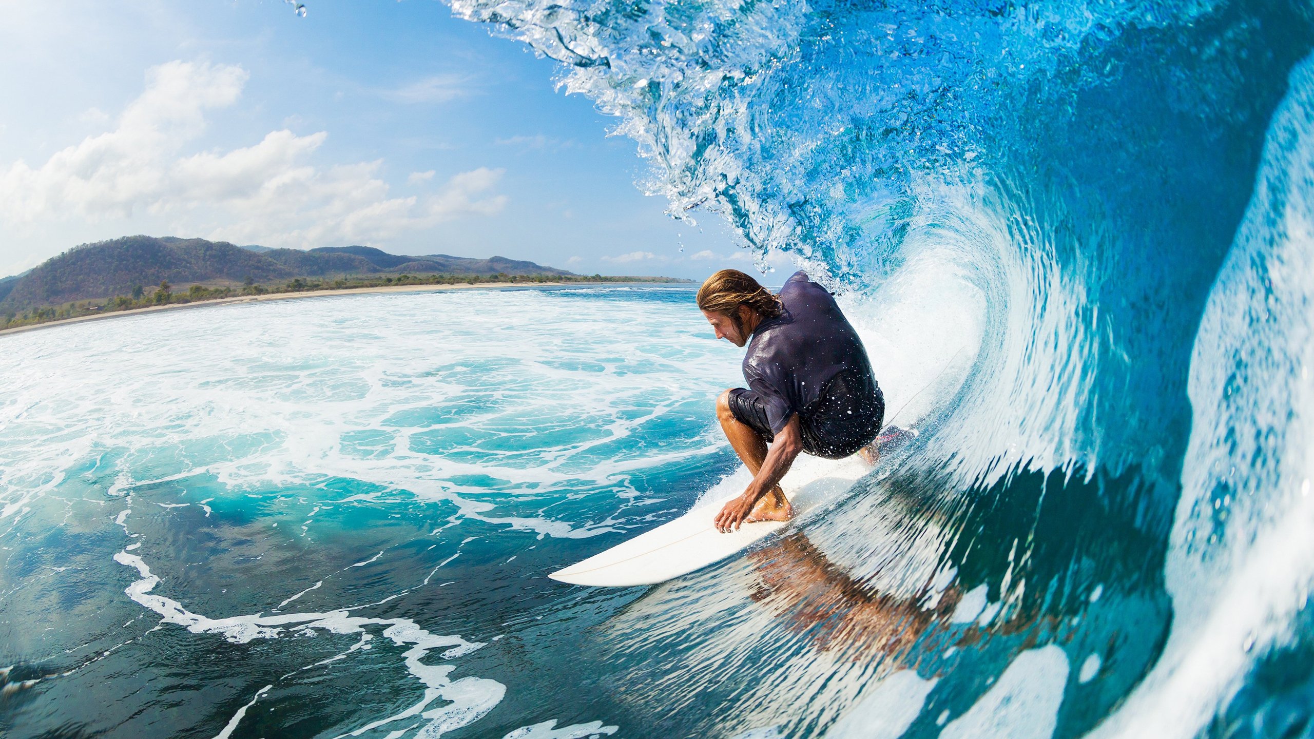 浓眉点燃赛场，掘金防守锁死快船，一场现代篮球的攻防启示录