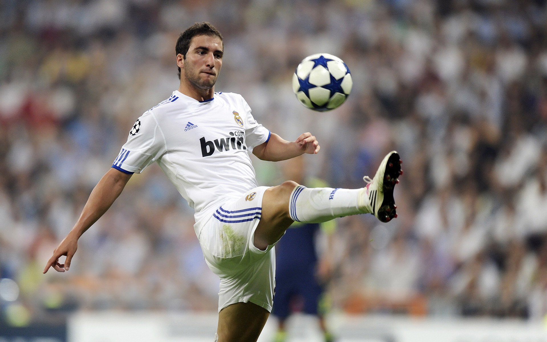 英超争冠之夜,米切尔稳定输出不掉线,平凡英雄的终极定义