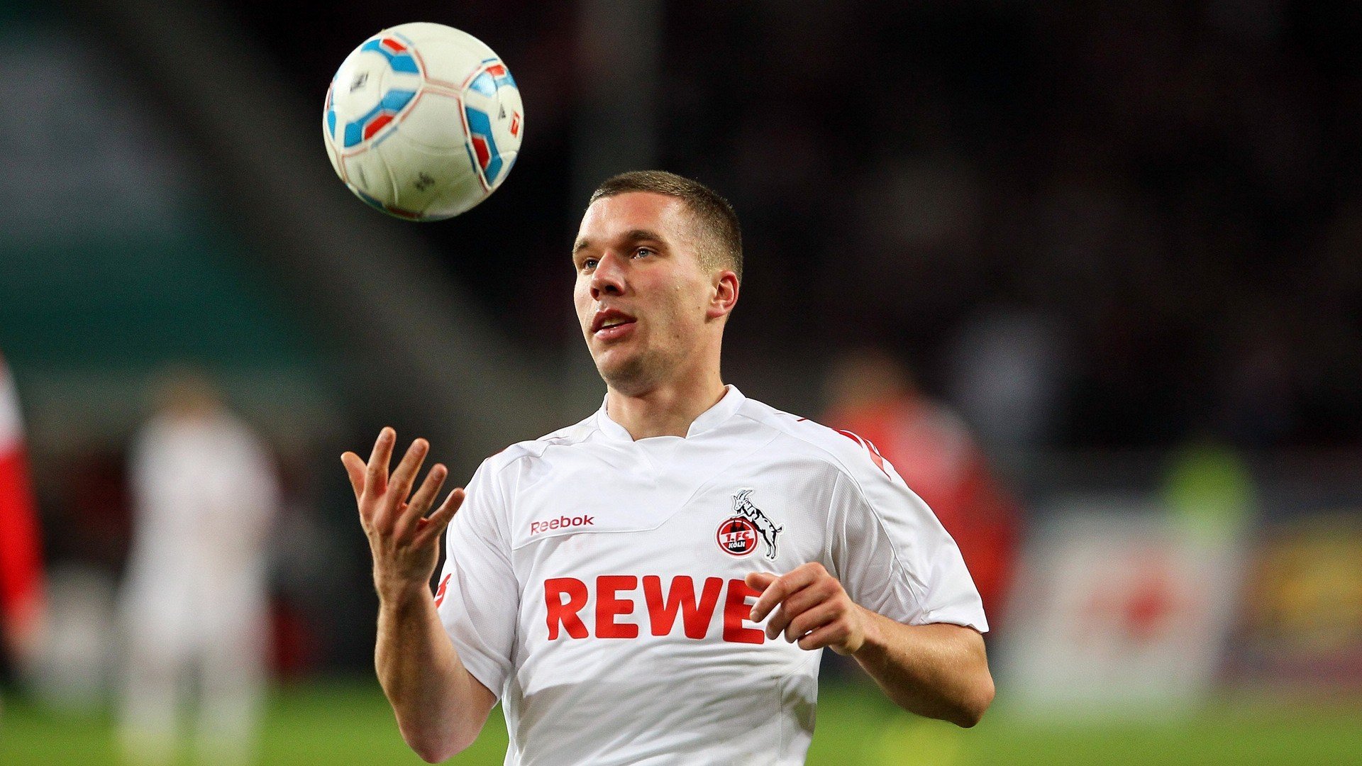 库里一记三分，掘金偷走上海滩，当NBA巨星成为城市记忆的搬运工