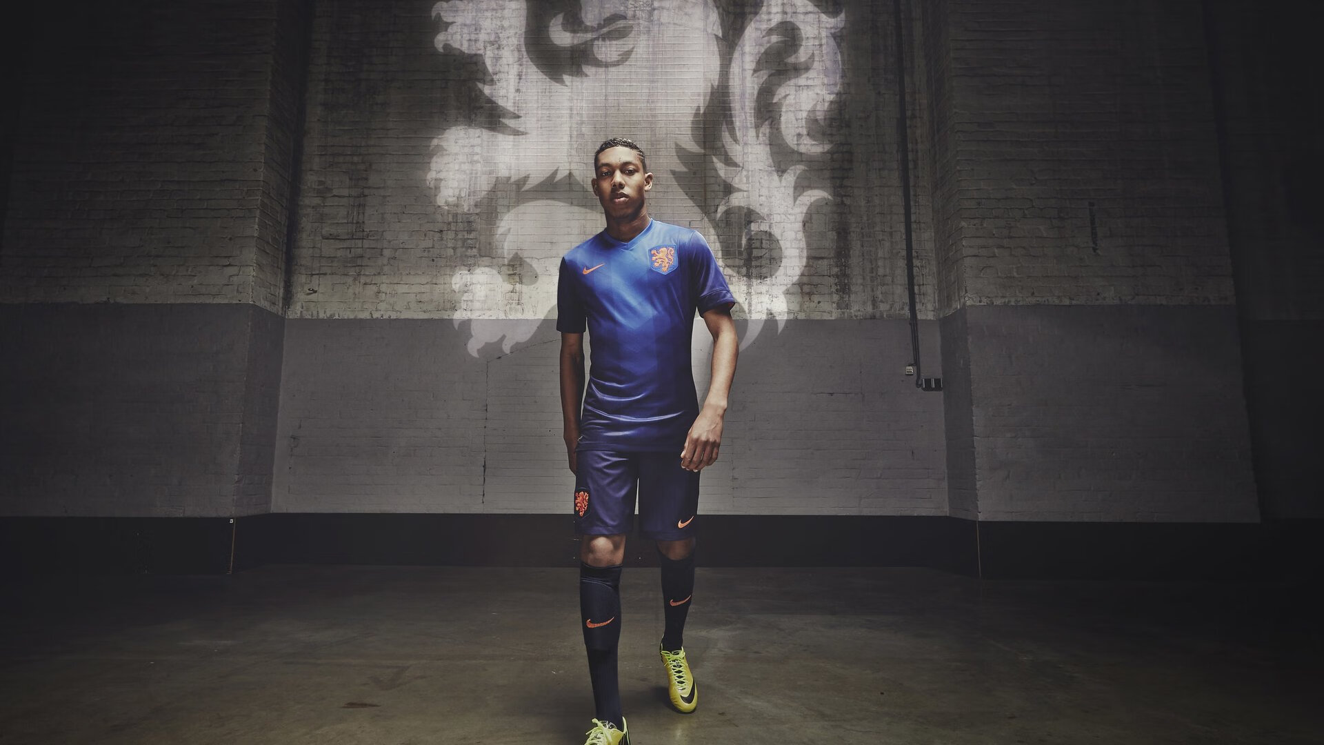 开云官网-2026世界杯焦点战，尤文鏖战罗马，亚平宁的绿茵史诗