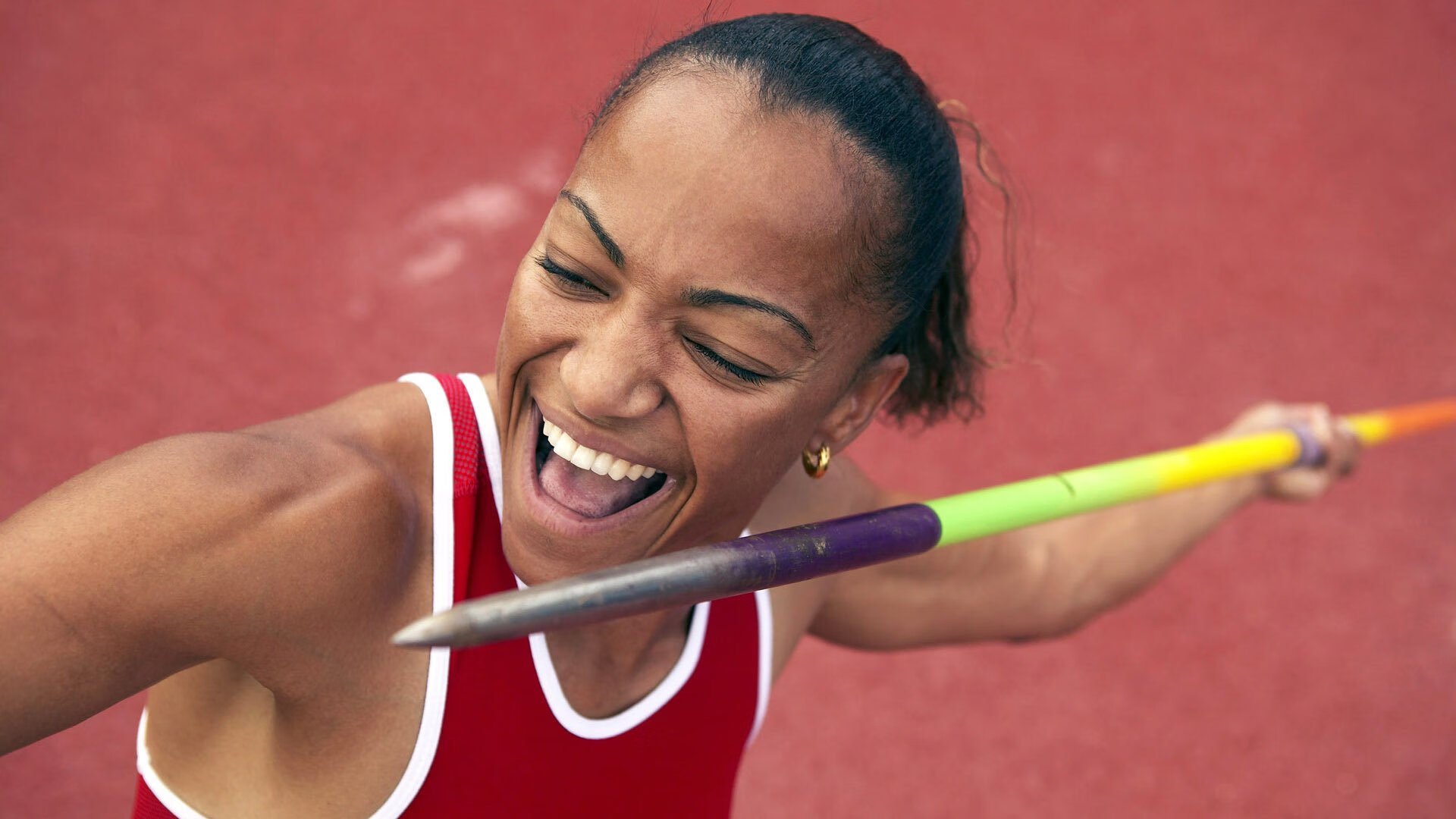 F1街道赛之夜，马丁内利比赛走势一手掌控