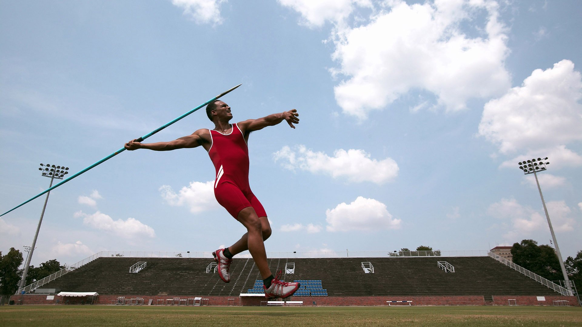 年度焦点之战,比利亚雷亚尔生死战取胜尤文,一场战术与意志的完美交响